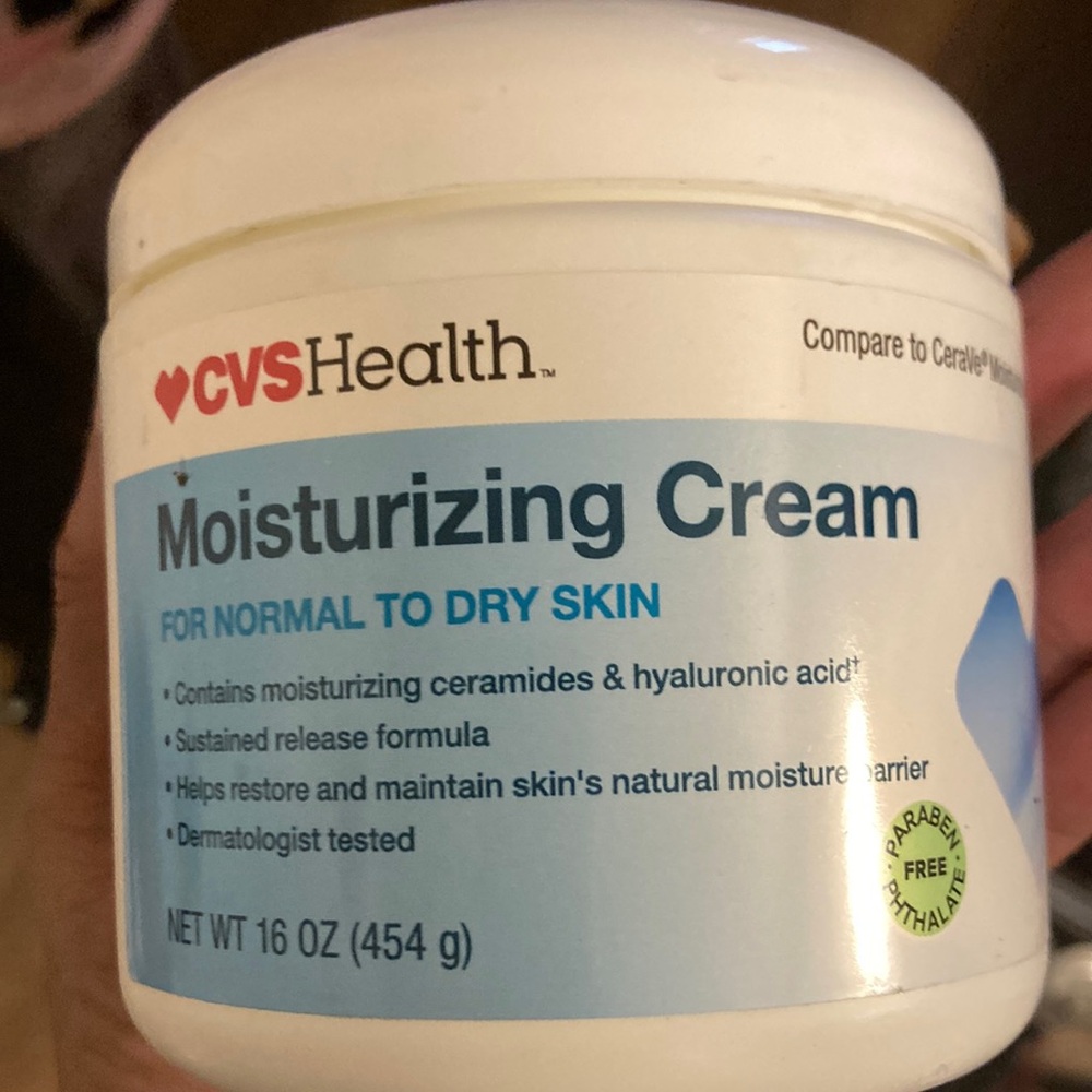 Moisturizing cream for dry skin